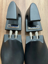 Load image into Gallery viewer, Saphir Black Edition Shoe Trees
